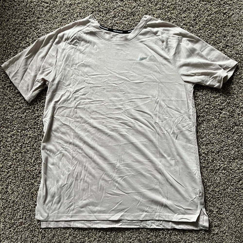 Nike | Women's Breathe Tailwind Running Top
